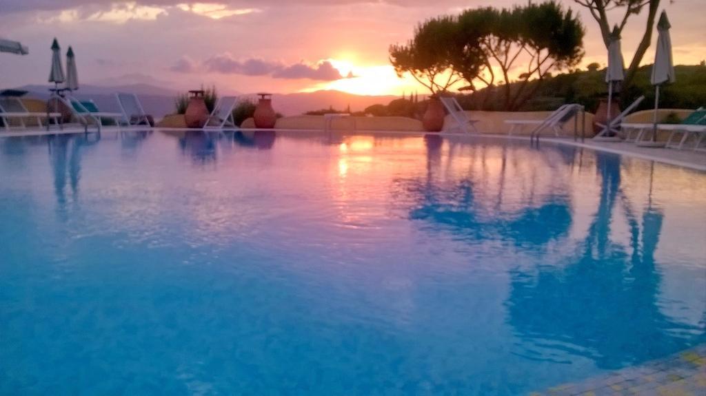 Residence Le Grazie Est Capoliveri  Luaran gambar